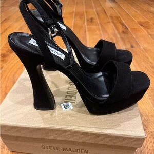 Steve Madden BLK NUBUCK high heel sandals size 7.5
